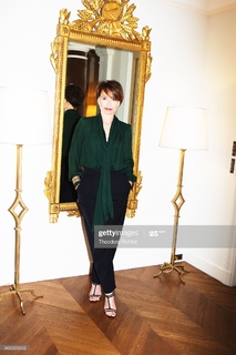 Kristin Scott Thomas feet photo thumbnail