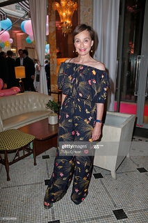 Kristin Scott Thomas feet photo thumbnail