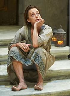 Kristin Scott Thomas feet photo thumbnail