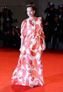 Kristin Scott Thomas feet photo thumbnail