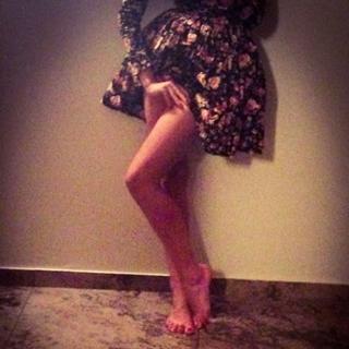 Kristina Asmus feet photo thumbnail