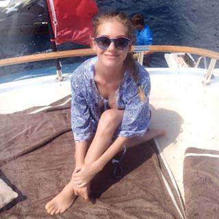 Kristina Asmus feet photo thumbnail