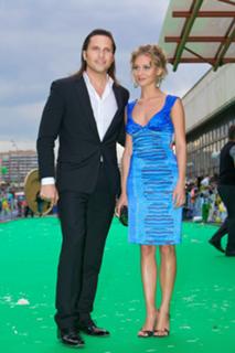 Kristina Asmus feet photo thumbnail