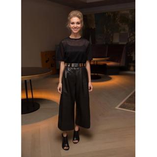 Kristina Asmus feet photo thumbnail