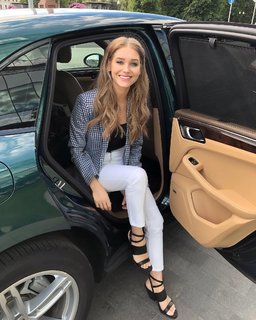 Kristina Asmus feet photo thumbnail