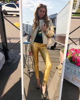 Kristina Asmus feet photo thumbnail