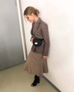 Kristina Asmus feet photo thumbnail