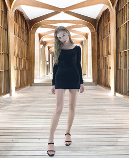 Kristina Asmus feet photo thumbnail