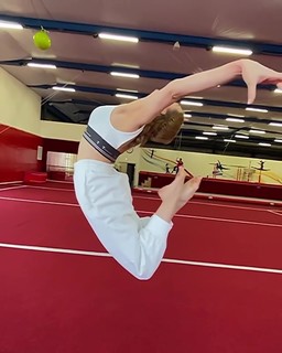 Kristina Asmus feet photo thumbnail