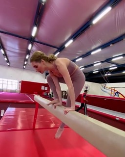 Kristina Asmus feet photo thumbnail