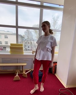 Kristina Asmus feet photo thumbnail