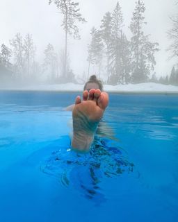 Kristina Asmus feet photo thumbnail