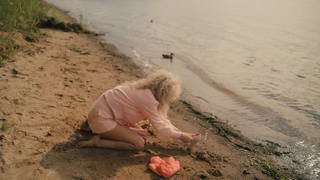 Kristina Asmus feet photo thumbnail