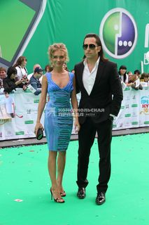 Kristina Asmus feet photo thumbnail