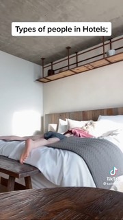 Kristina Collins feet photo thumbnail