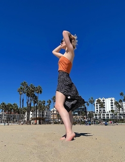 Kristina Collins feet photo thumbnail