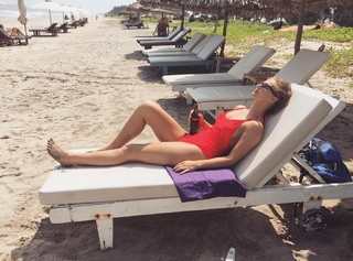 Kristina Collins feet photo thumbnail