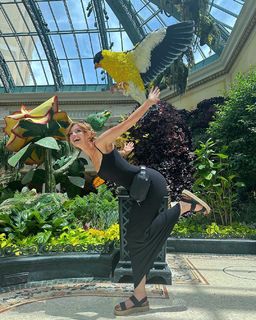 Kristina Collins feet photo thumbnail