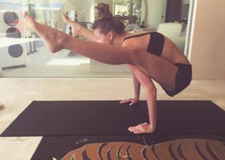 Kristina Romanova feet photo 17
