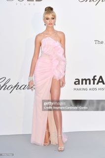 Kristina Romanova feet photo 1