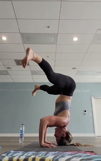 Kristine Dunn feet photo 11