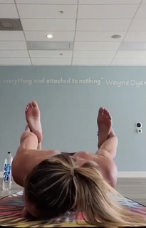 Kristine Dunn feet photo 9