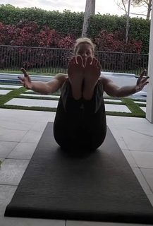 Kristine Dunn feet photo 13