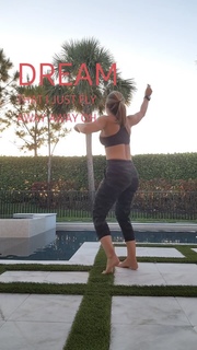 Kristine Dunn feet photo 1