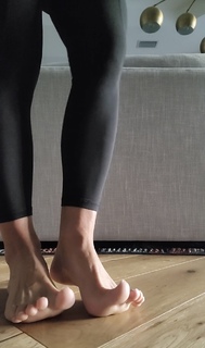 Kristine Dunn feet photo 19