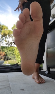 Kristine Dunn feet photo 1