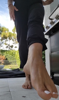 Kristine Dunn feet photo 17