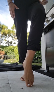 Kristine Dunn feet photo 14
