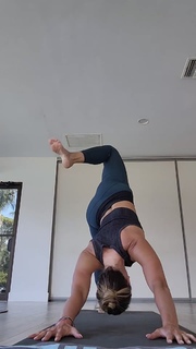 Kristine Dunn feet photo 8