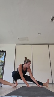 Kristine Dunn feet photo 5