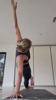 Kristine Dunn feet photo 1