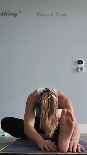 Kristine Dunn feet photo 4