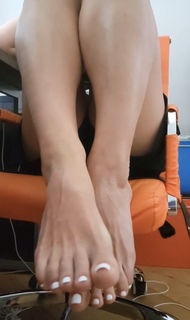 Kristine Dunn feet photo 2