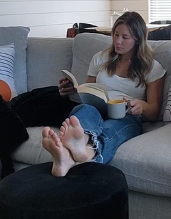 Kristine Dunn feet photo 8