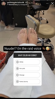 Kristine Dunn feet photo 6