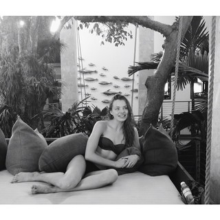 Kristine Froseth feet photo thumbnail