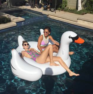 Kristine Froseth feet photo thumbnail