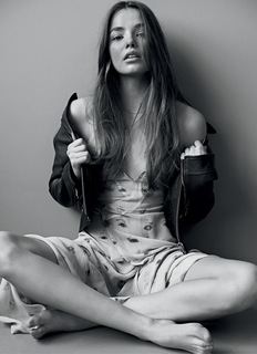 Kristine Froseth feet photo thumbnail