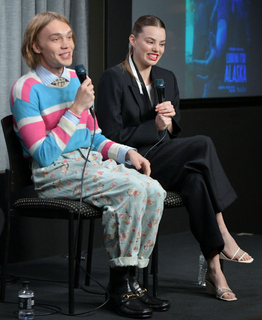 Kristine Froseth feet photo thumbnail