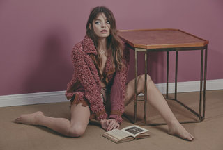 Kristine Froseth feet photo thumbnail