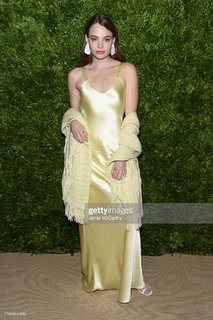 Kristine Froseth feet photo thumbnail