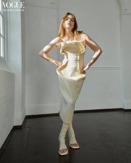 Kristine Froseth feet photo thumbnail