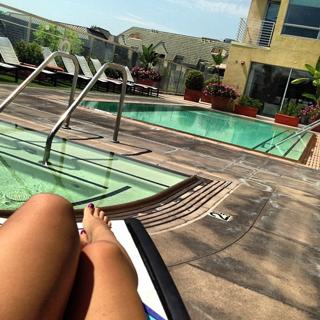 Kristine Leahy feet photo thumbnail