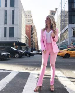 Kristine Leahy feet photo thumbnail