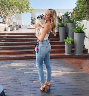 Kristine Leahy feet photo thumbnail