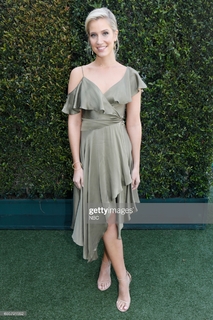 Kristine Leahy feet photo thumbnail